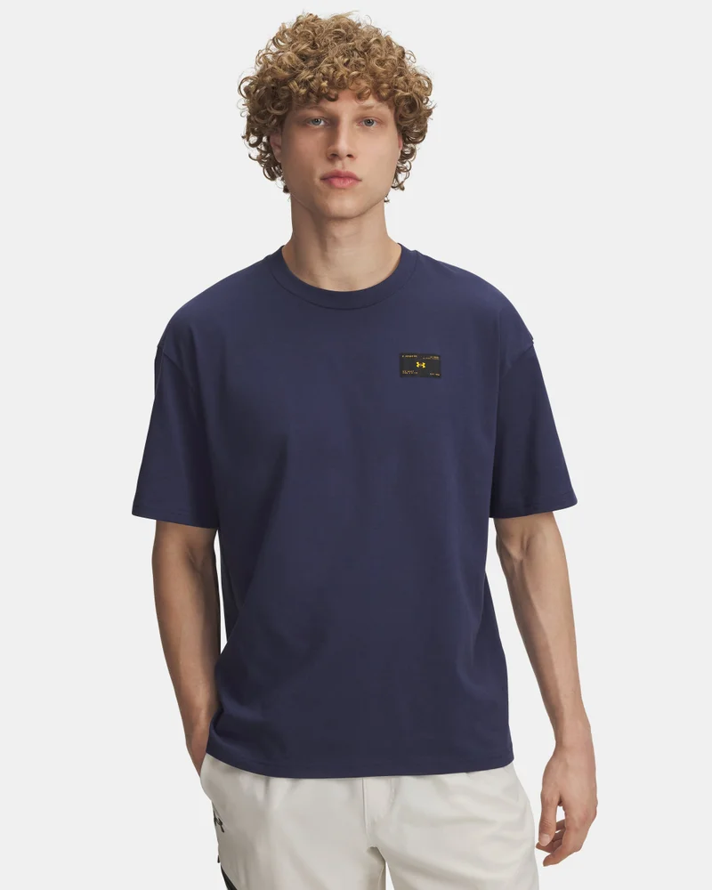 اندر ارمر تيشيرت ثقيل الوزن مزين بشعار العلامة التجارية بنمط منسوج للرجال